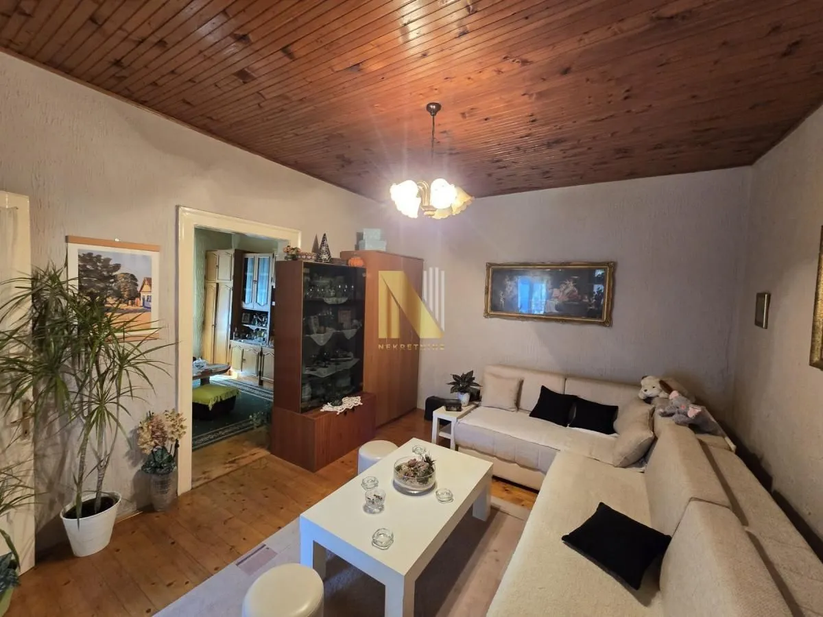 Prodaja, kuća, 203m², Salajka, Novi Sad Sve Podlokacije