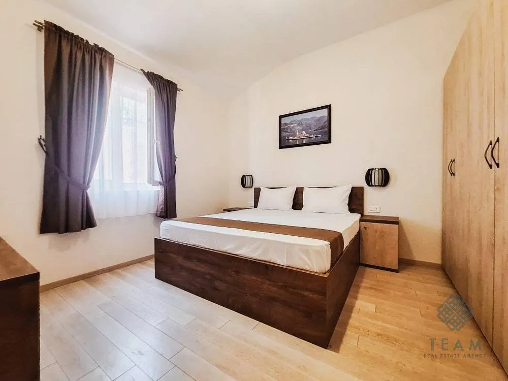 Izdavanje, kuća, 180m², Reževići, Budva