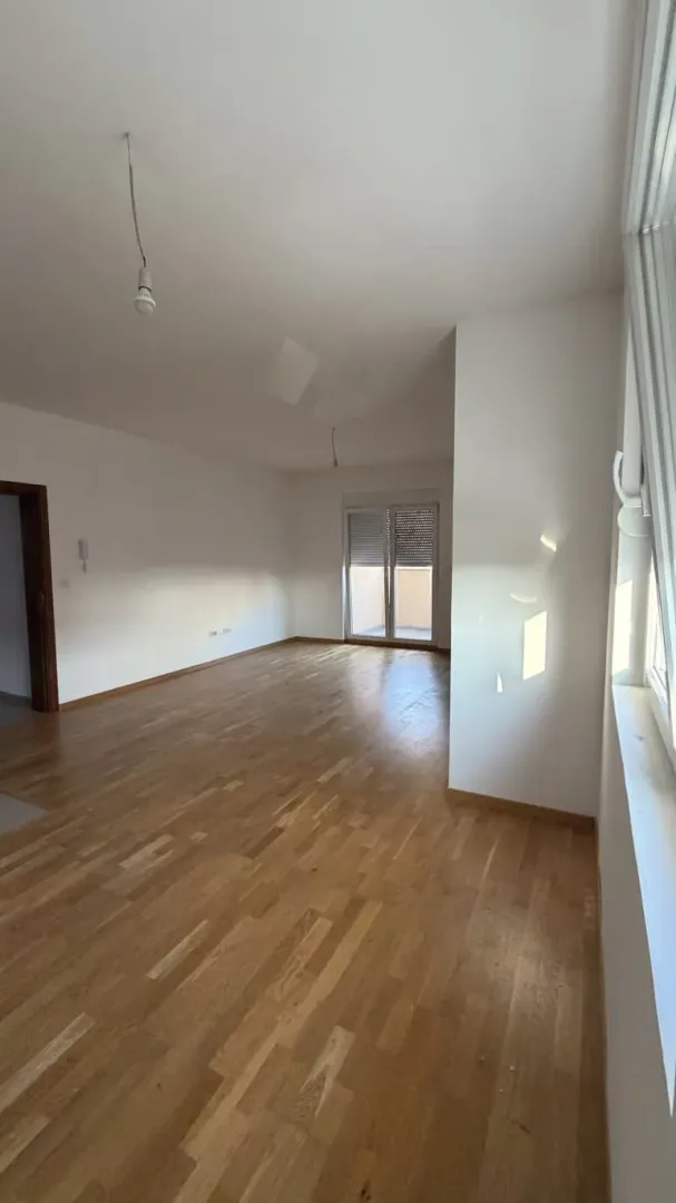 Prodaja, dvosoban stan, 73m², Tuški Put, Podgorica