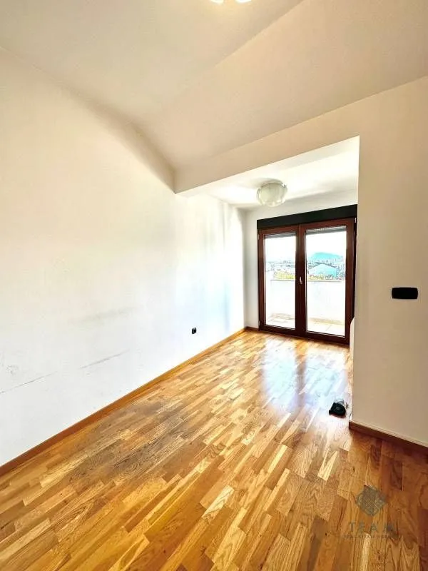 Rent, office space, 200m², Centar, Podgorica