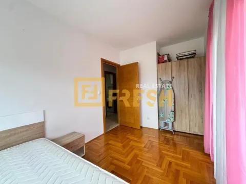 Izdavanje, trosoban stan, 86m², Stari Aerodrom, Podgorica - image 10