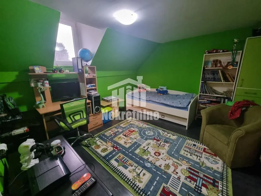 Sale, four bedroom apartment, 104m², Batajnica, Beograd