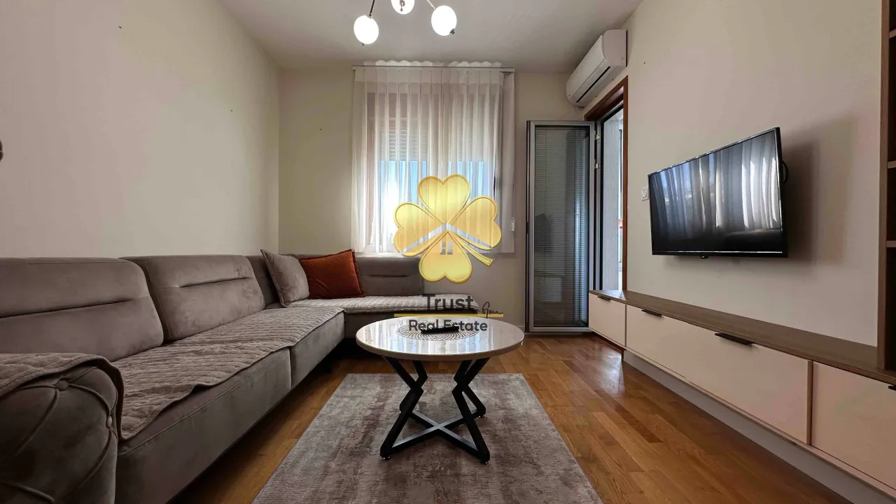 Izdavanje, jednosoban stan, 40m², Pobrežje, Podgorica