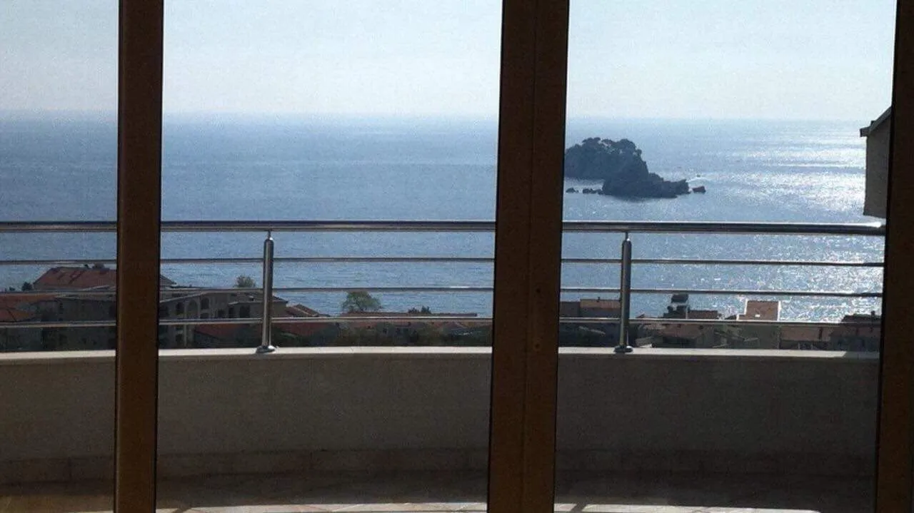 Prodaja, dvosoban stan, 105m², Petrovac, Budva