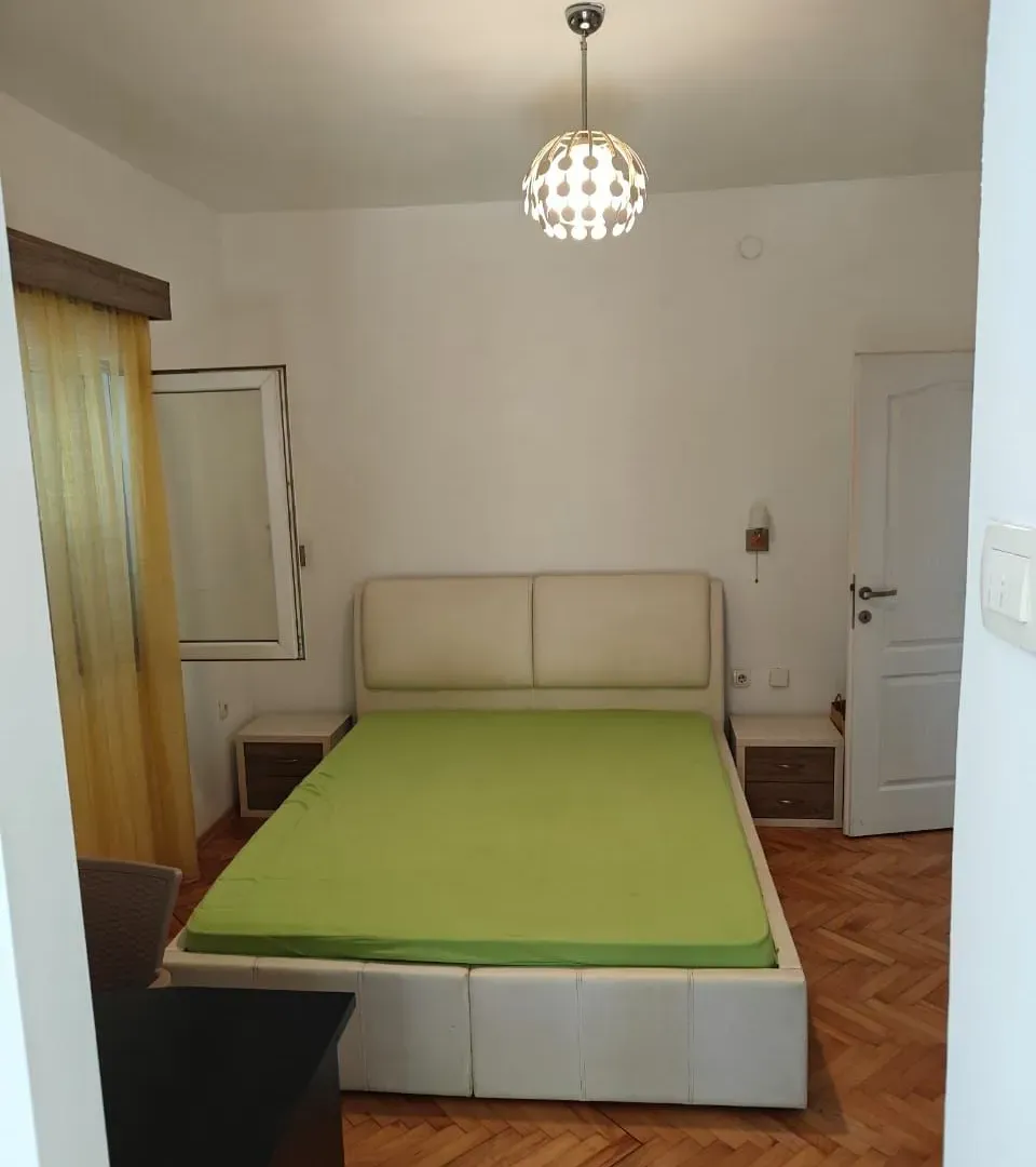 Izdavanje, dvosoban stan, 90m², Stari Aerodrom, Podgorica