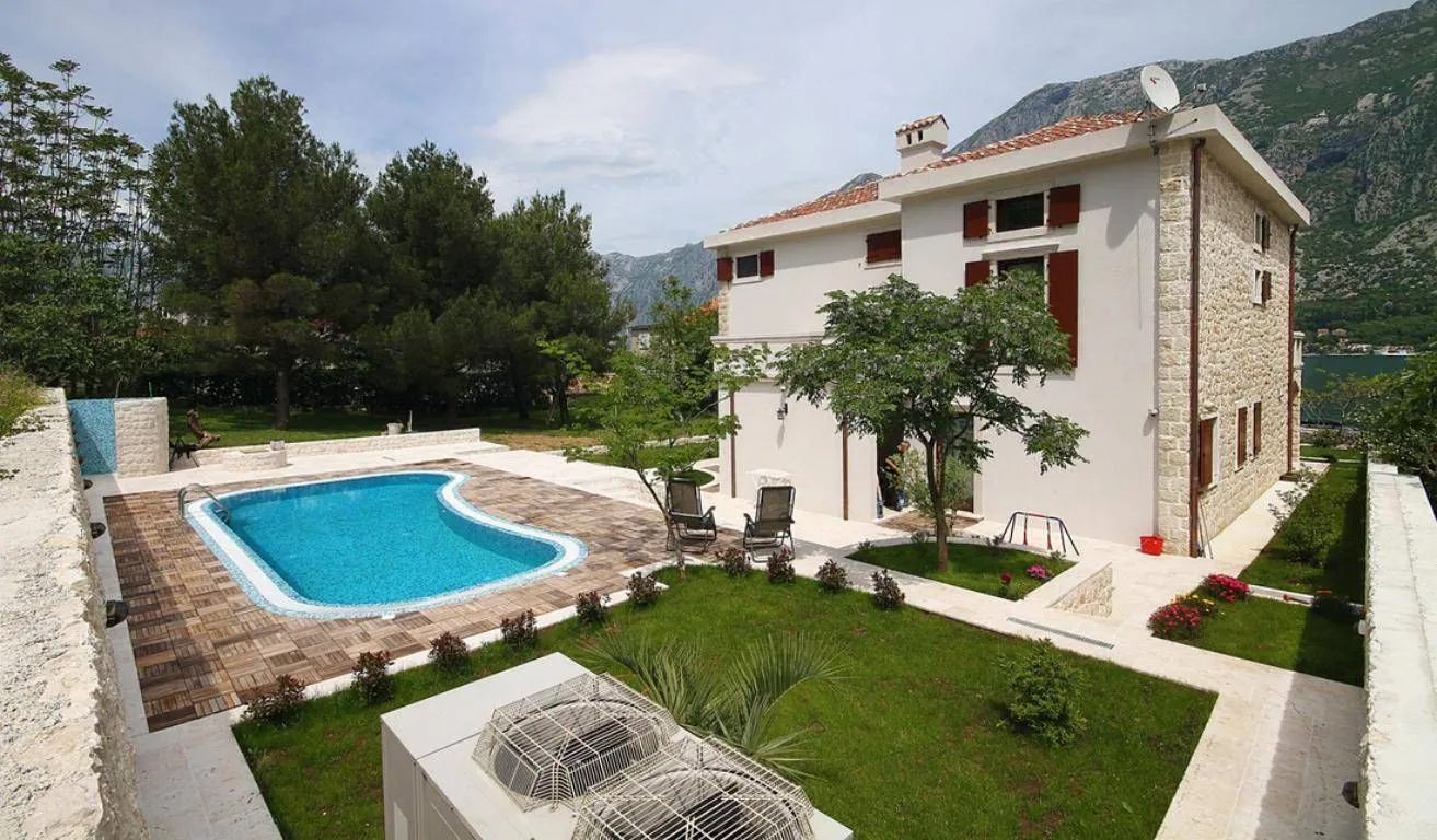 Prodaja, kuća, 497m², Prčanj, Kotor