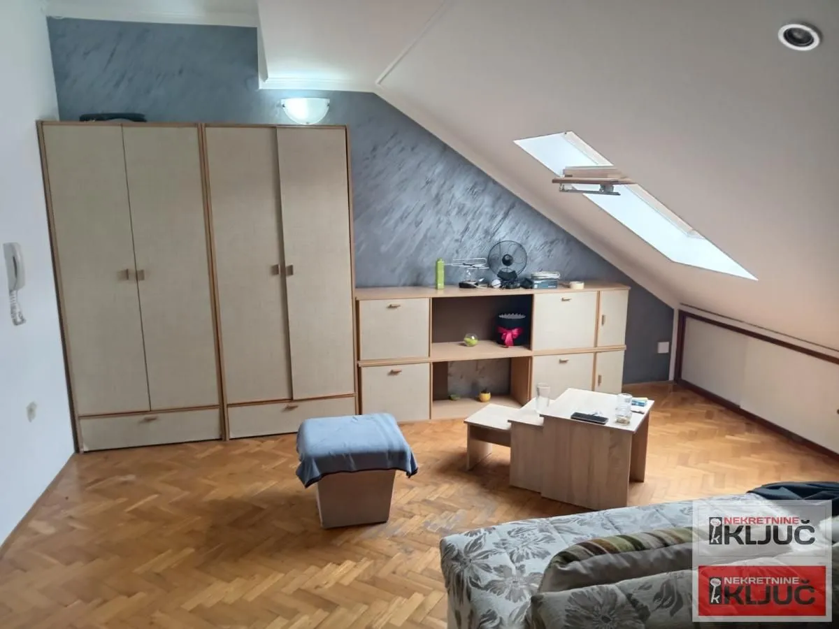 Prodaja, garsonjera, 25m², Socijalno, Novi Sad Sve Podlokacije