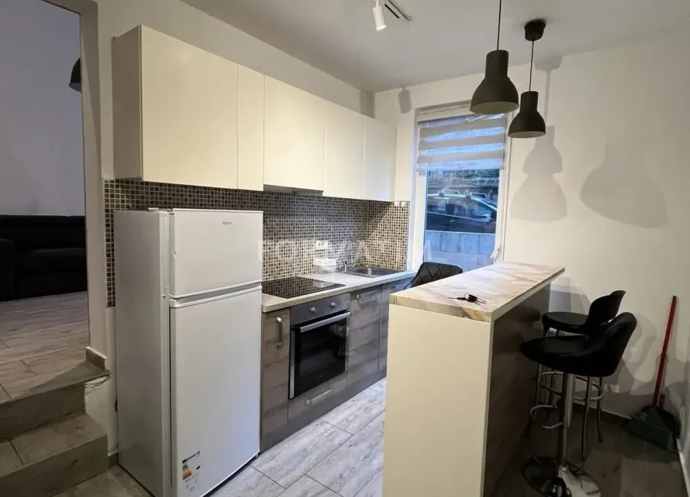 Izdavanje, trosoban stan, 80m², Gradska Bolnica, Zvezdara Sve Podlokacije