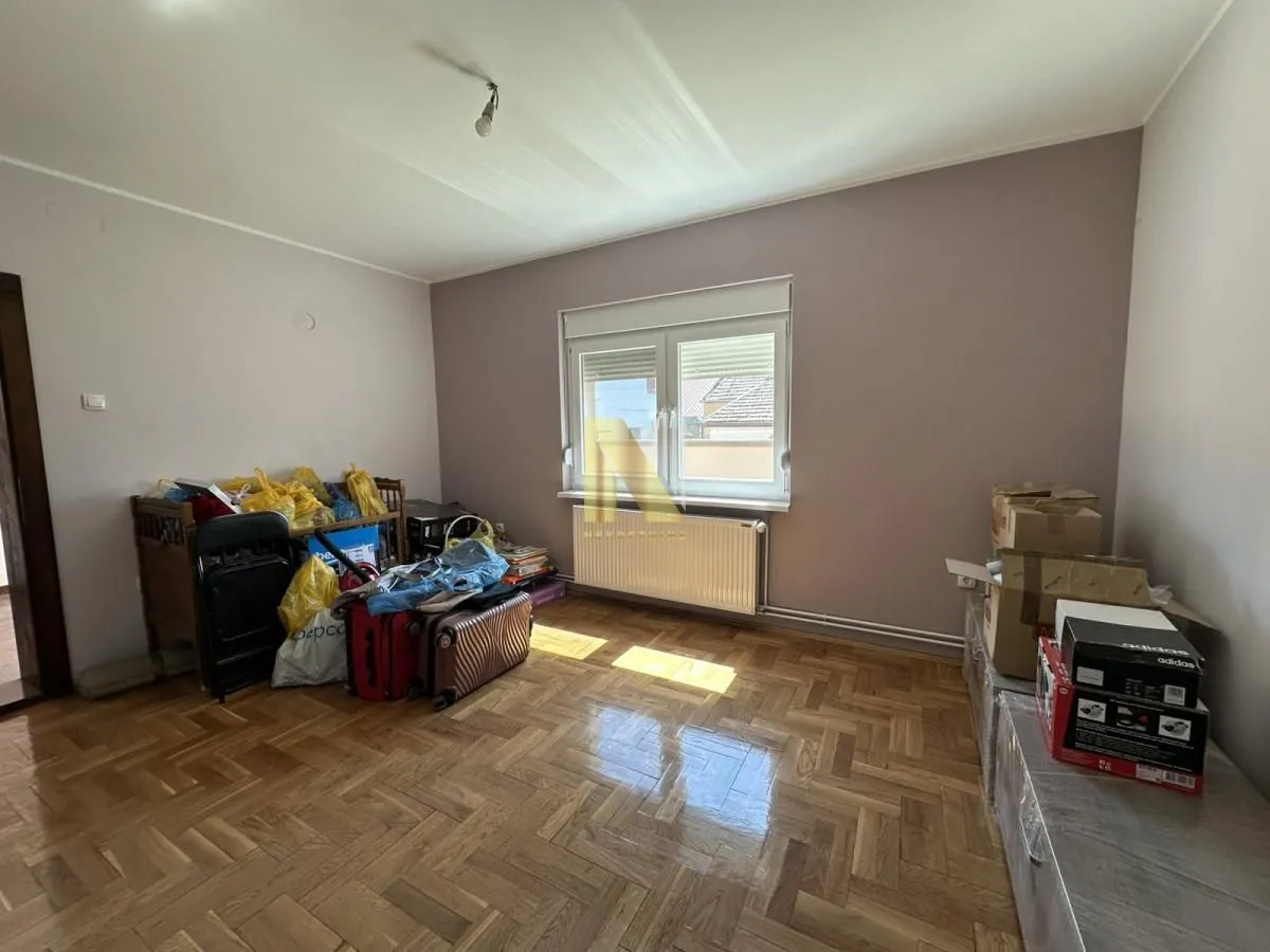 Prodaja, kuća, 175m², Centar, Zrenjanin