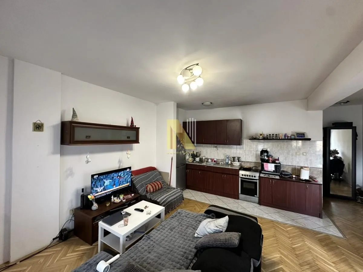 Prodaja, trosoban stan, 61m², Salajka, Novi Sad Sve Podlokacije