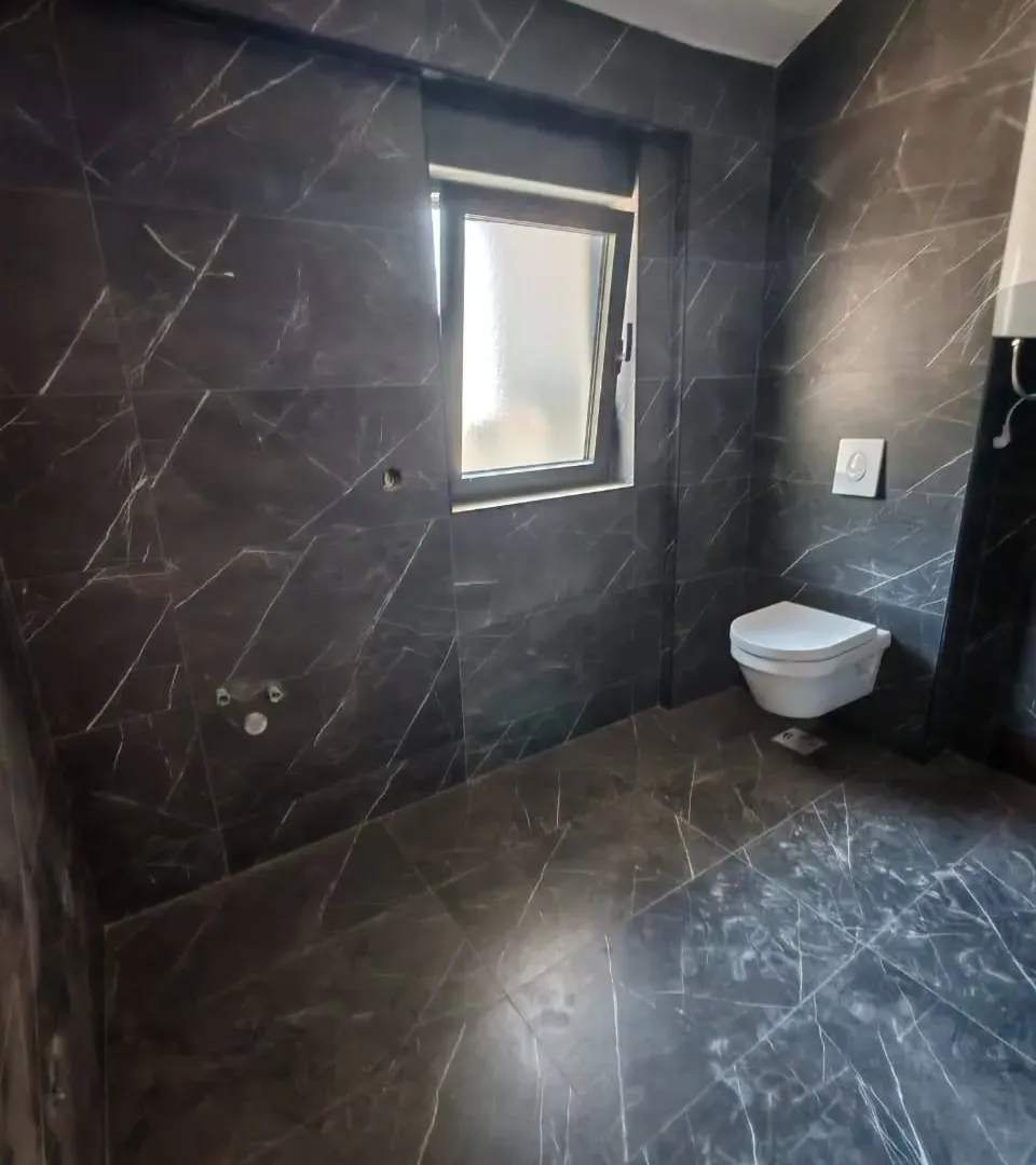 Prodaja, trosoban stan, 130m², Centar, Budva
