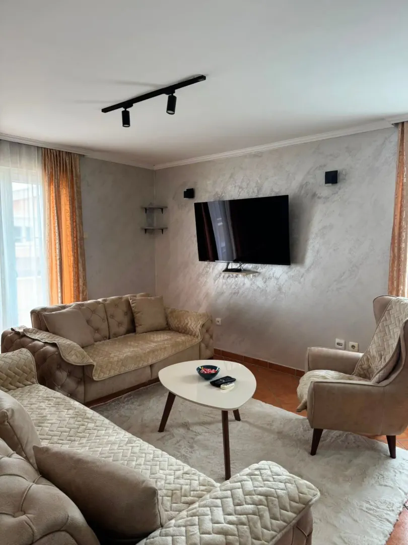 Rent, house, 200m², Gornja Gorica, Podgorica