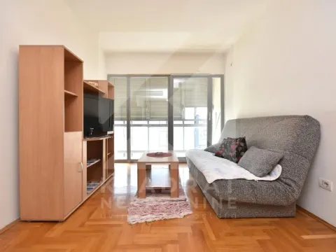 Rent, one bedroom apartment, 38m², 1 maj, Podgorica - image 1