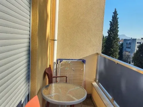 Izdavanje, jednosoban stan, 55m², Centar, Podgorica - image 11