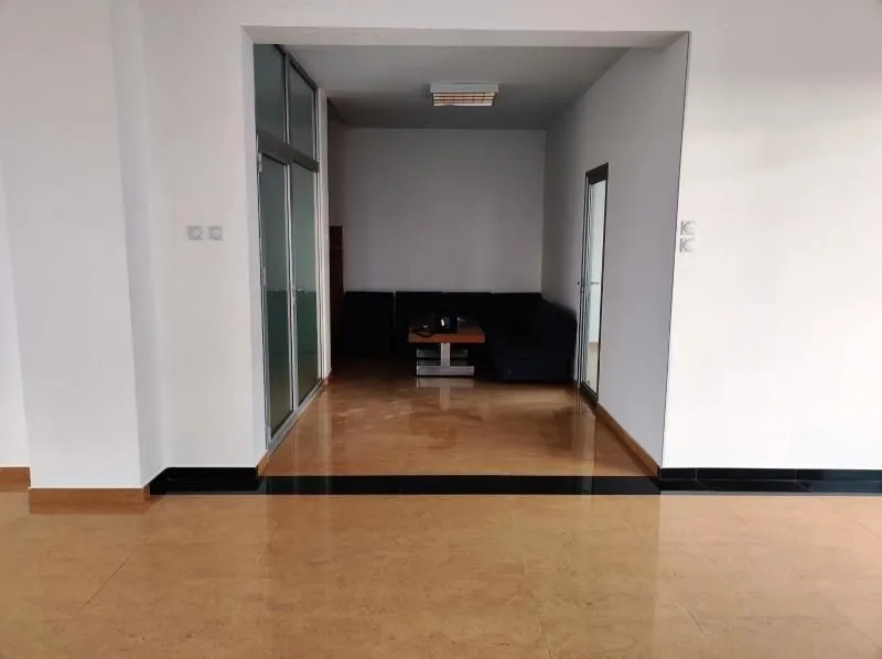 Rent, office space, 91m², Centar, Niš
