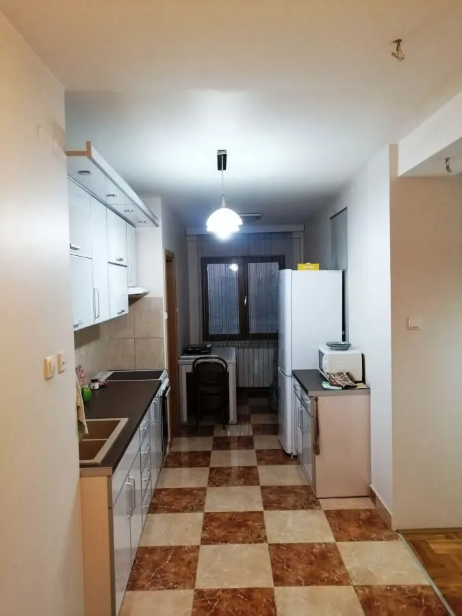 Prodaja, trosoban stan, 95m², Centar, Niš