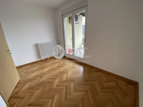 Izdavanje, četvorosoban stan, 105m², Slavija, Vračar Sve Podlokacije - image 18