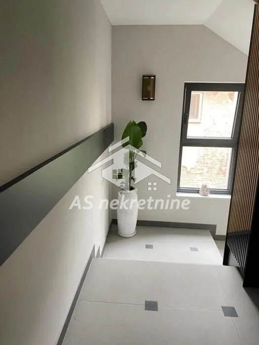 Izdavanje, dvosoban stan, 68m², Neimar, Vračar Sve Podlokacije