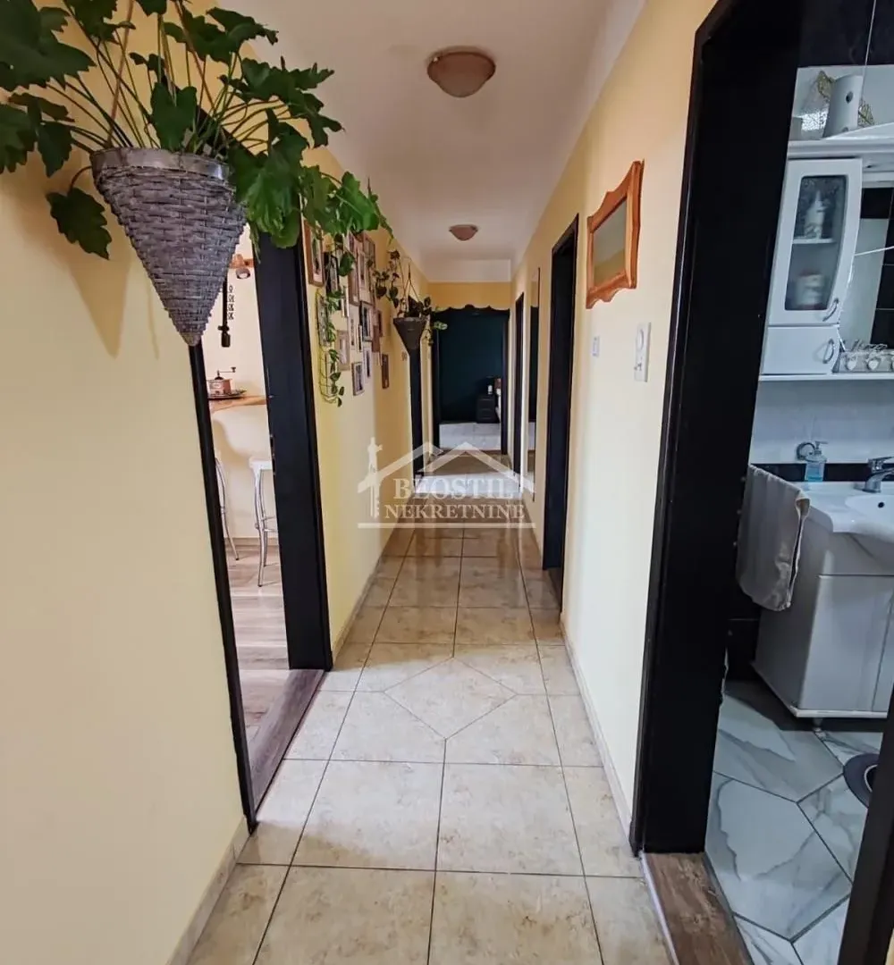 Sale, house, 221m², Ruma, Srbija