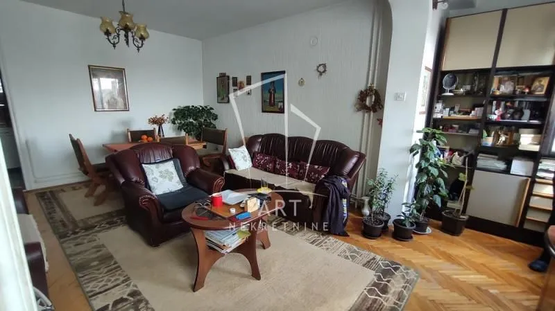 Sale, house, 253m², Kumodraž Sve Podlokacije, Beograd