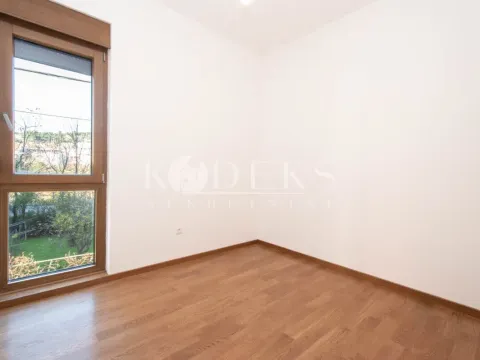 Izdavanje, trosoban stan, 81m², Vezirov Most, Podgorica - image 9