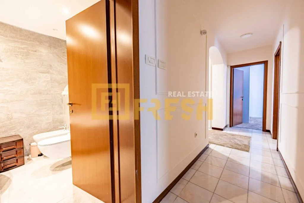 Rent, three bedroom apartment, 202m², Gorica C, Podgorica
