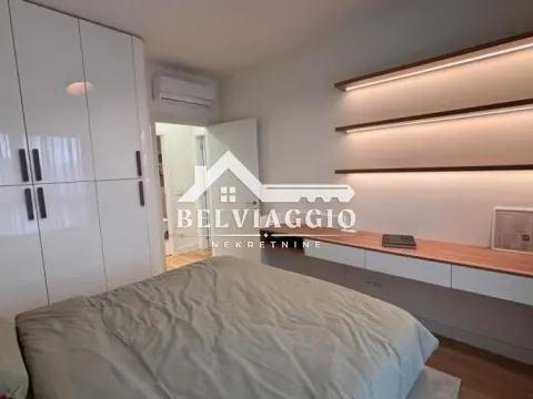 Izdavanje, trosoban stan, 76m², Grad, Kotor - image 8
