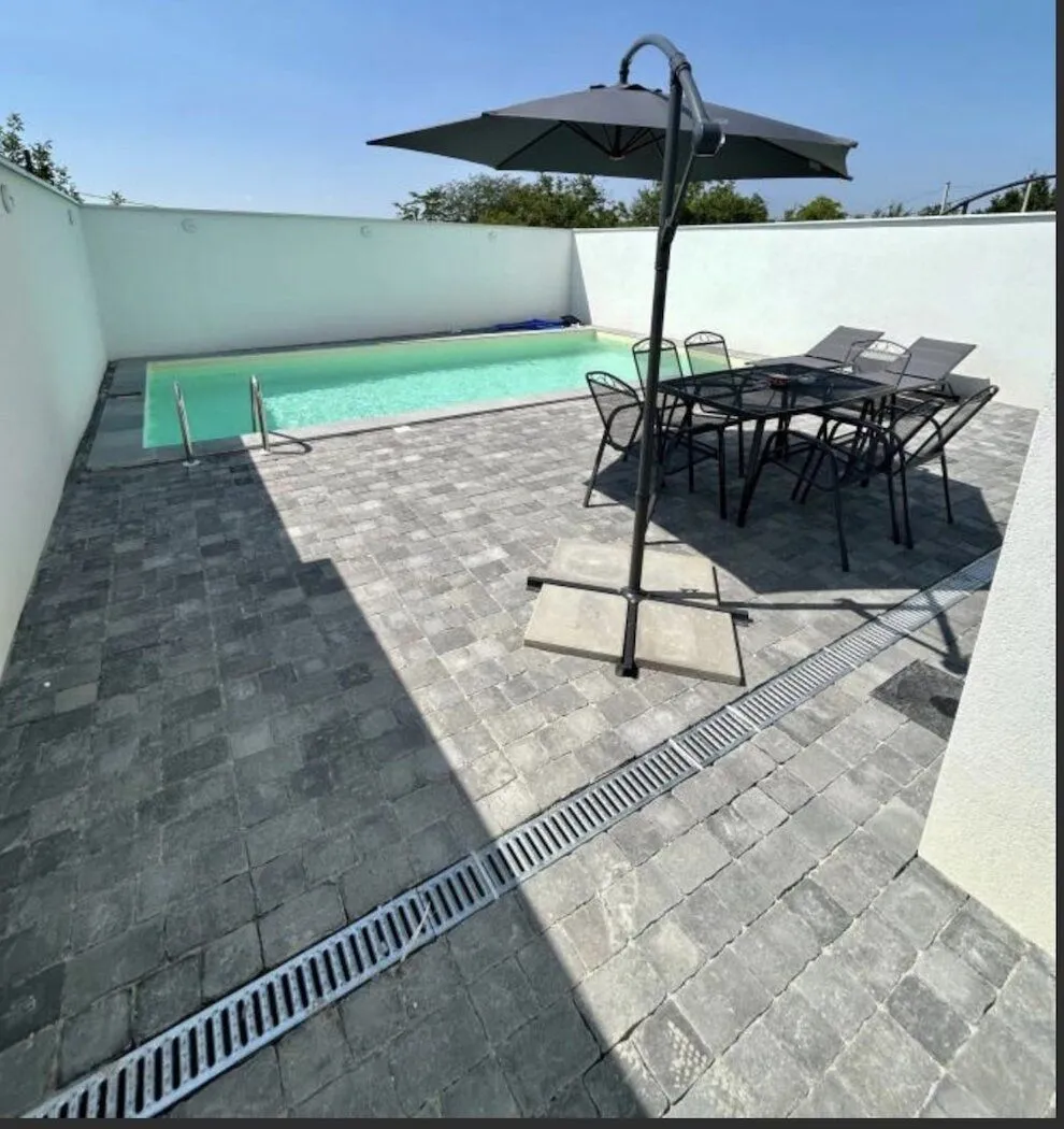 Izdavanje, kuća, 180m², Sremska Kamenica, Petrovaradin