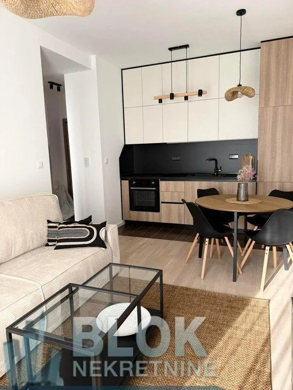 Izdavanje, jednosoban stan, 38m², Tološi, Podgorica