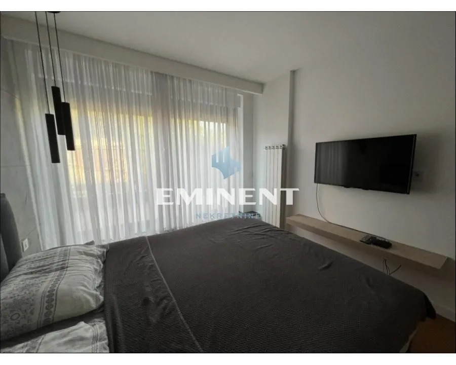 Rent, four bedroom apartment, 113m², Savski Venac, Beograd