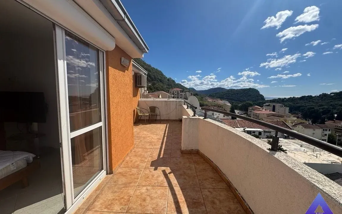 Sale, four bedroom apartment, 176m², Petrovac, Budva