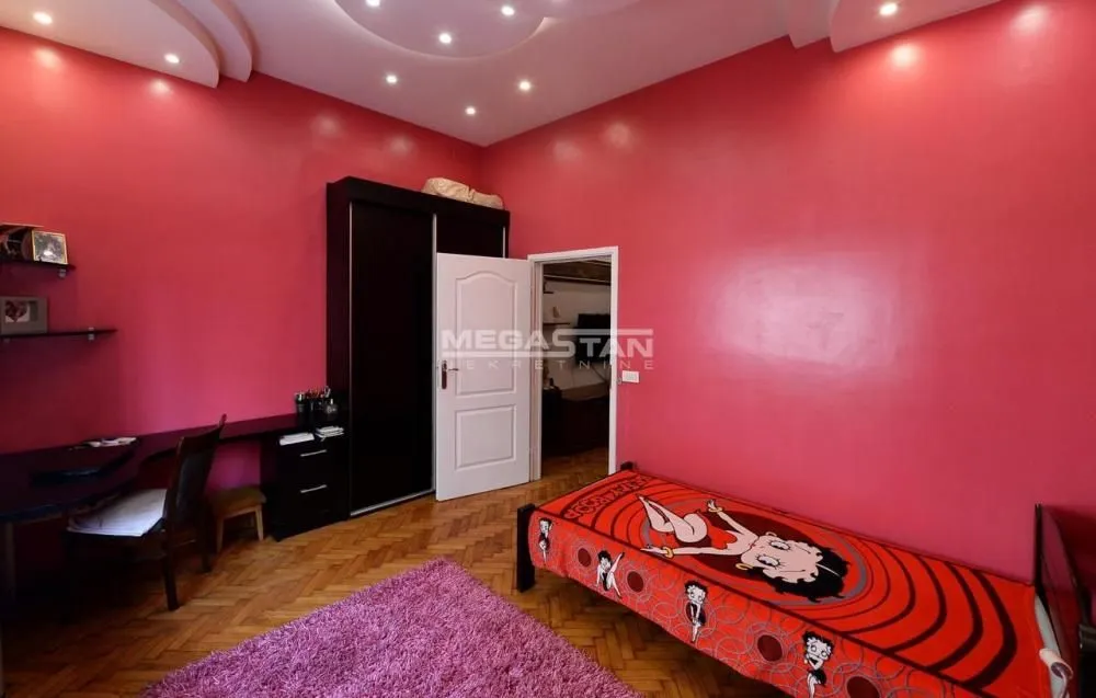 Sale, three bedroom apartment, 86m², Vračar Centar, Vračar Sve Podlokacije