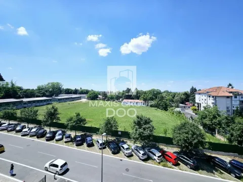 Rent, three bedroom apartment, 90m², Savski Venac, Beograd - image 14