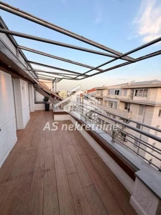 Prodaja, četvorosoban stan, 117m², Vračar Sve Podlokacije, Beograd