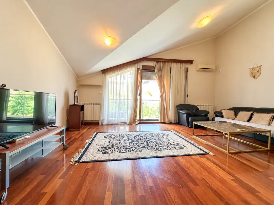 Sale, four bedroom apartment, 90m², Gorica C, Podgorica