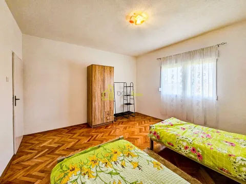 Izdavanje, kuća, 100m², Zlatica, Podgorica - image 11