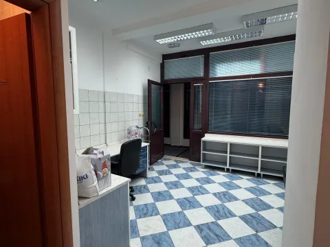 Rent, office space, 40m², Centar, Nikšić - image 8
