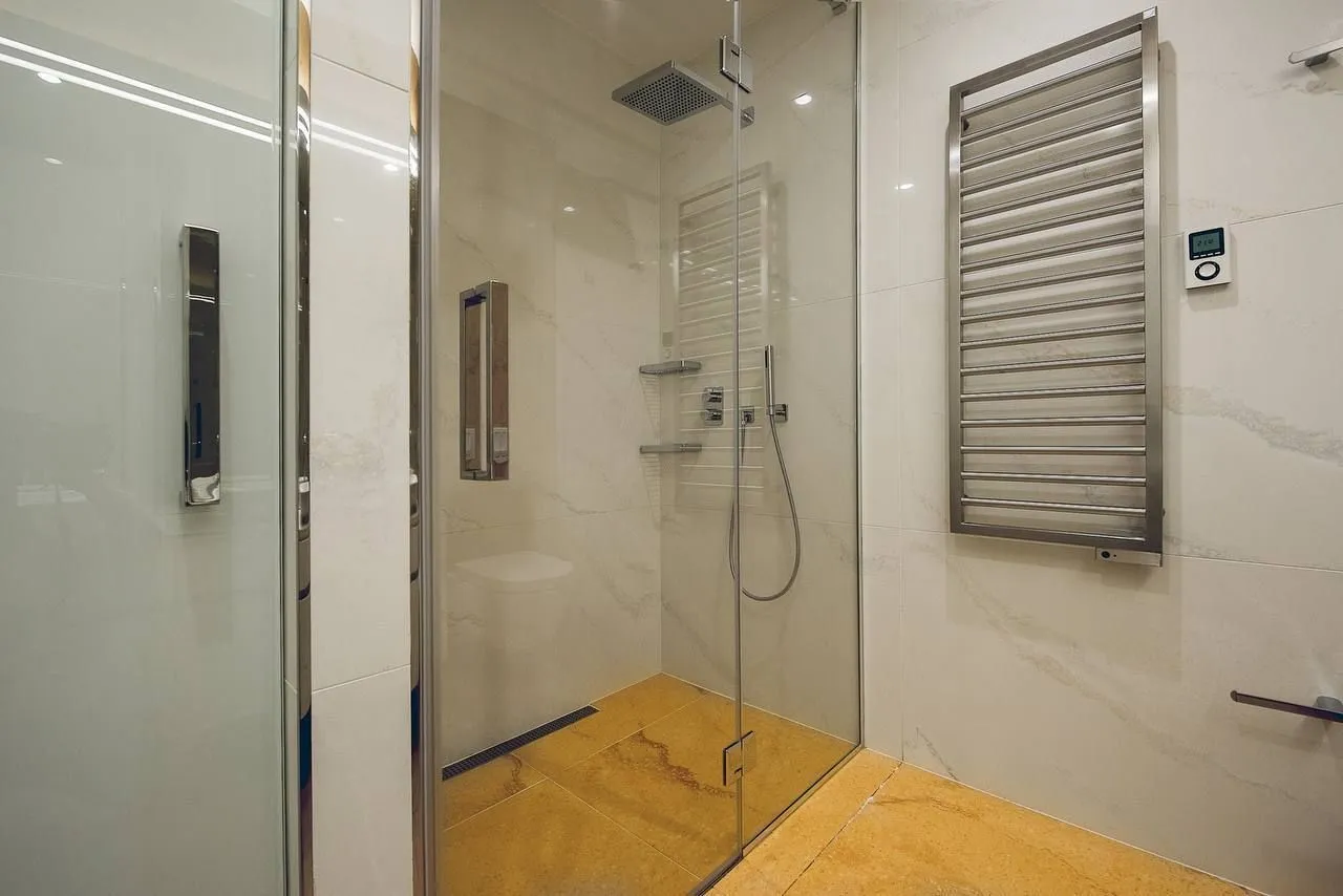 Rent, two bedroom apartment, 198m², Dukley Gardens, Budva