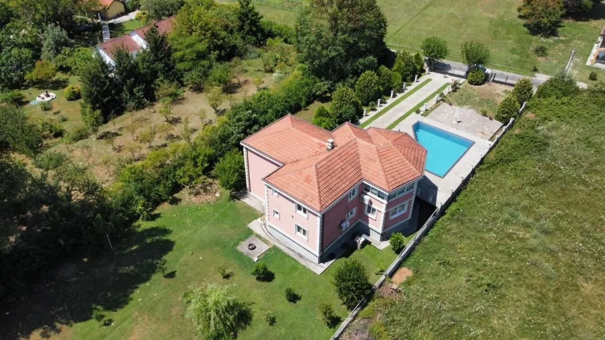 Rent, house, 350m², Jastreb, Danilovgrad