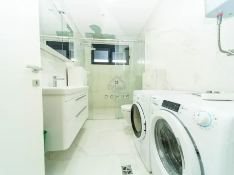 Izdavanje, trosoban stan, 130m², Dalmatinska ulica, Podgorica - image 14