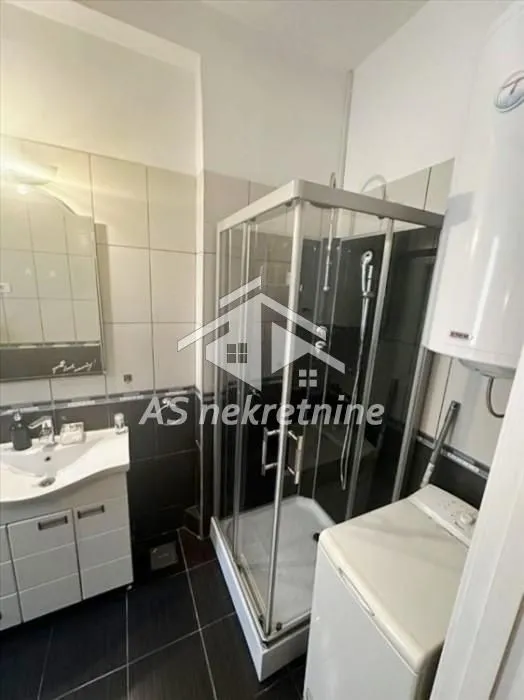 Izdavanje, stan, 40m², Kosančićev Venac, Beograd
