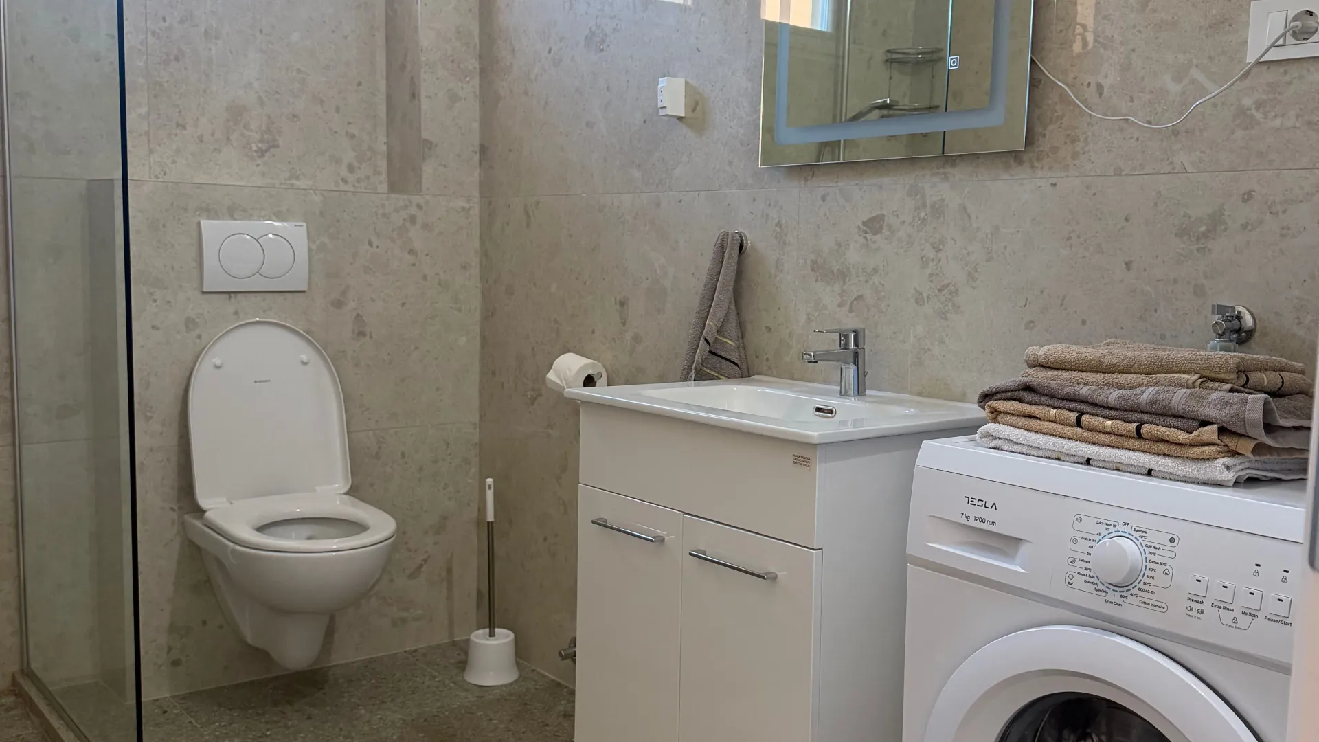 Izdavanje, jednosoban stan, 42m², Bonići, Tivat