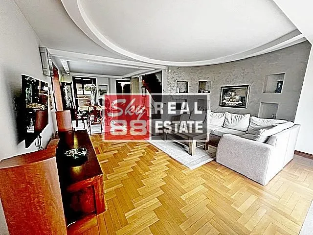 Izdavanje, kuća, 330m², Čukarica, Beograd