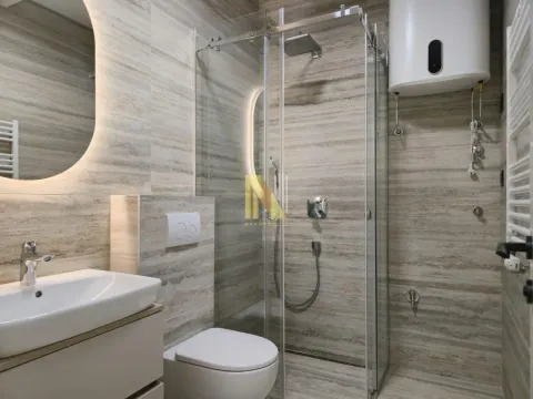 Izdavanje, poslovni prostor, 44m², Grbavica, Novi Sad Sve Podlokacije - image 6