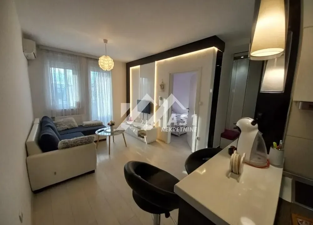 Izdavanje, jednosoban stan, 34m², Grbavica, Novi Sad Sve Podlokacije