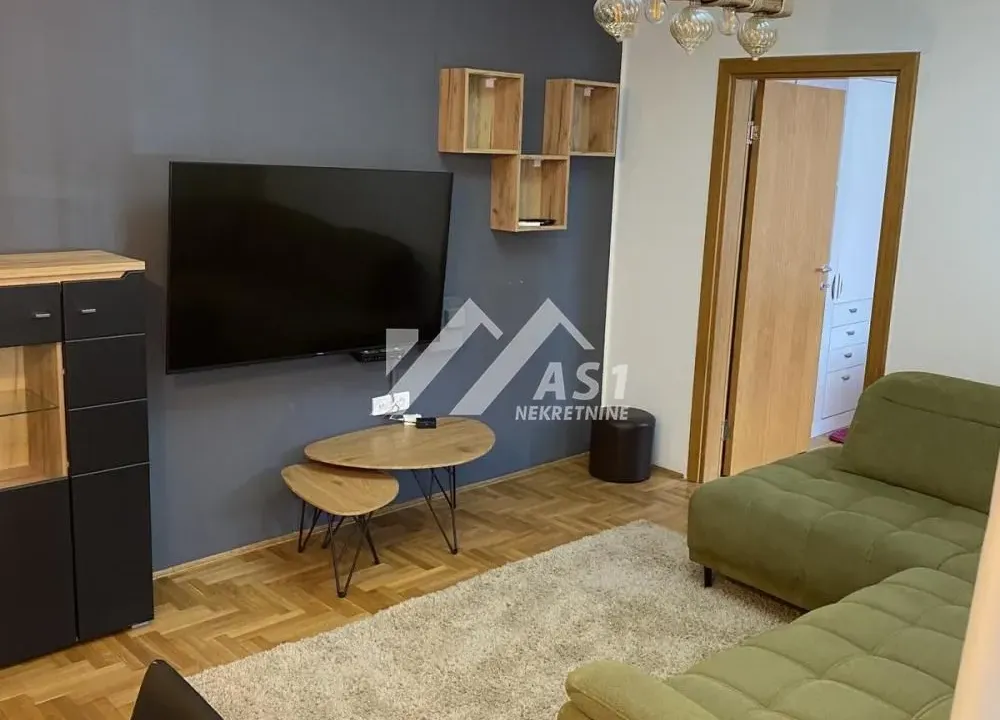 Izdavanje, jednosoban stan, 40m², Salajka, Novi Sad Sve Podlokacije