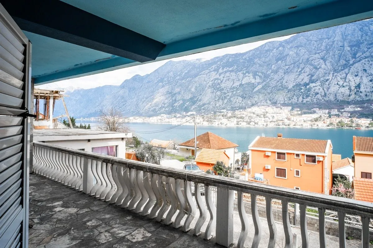 Izdavanje, trosoban stan, 84m², Stari Grad Kotor, Kotor