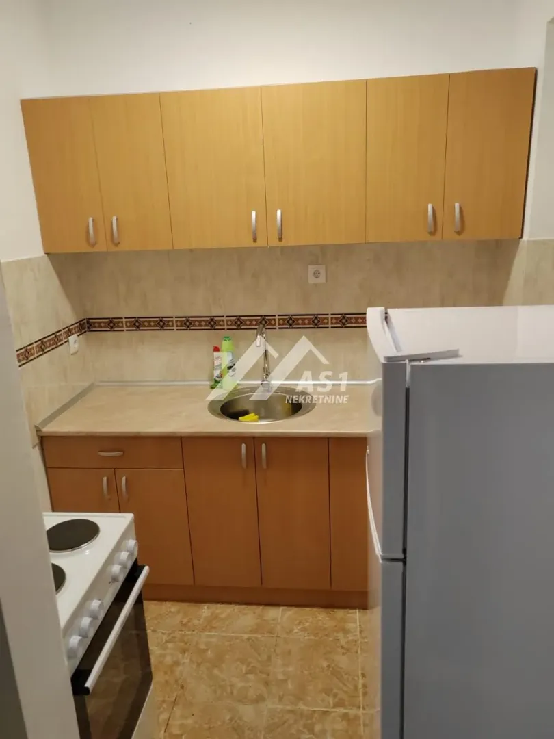 Izdavanje, jednosoban stan, 33m², Adamovićevo Naselje, Novi Sad Sve Podlokacije