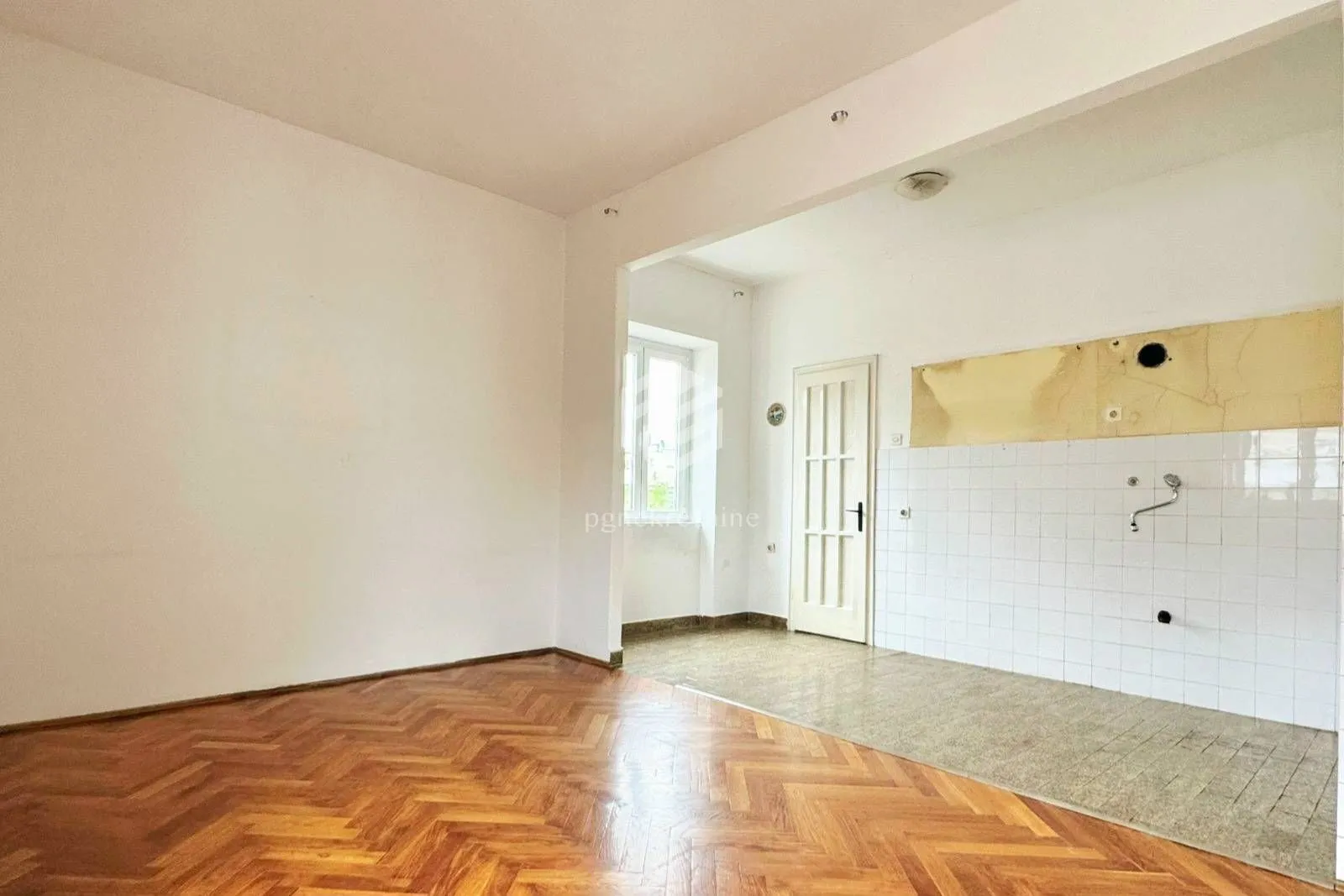 Prodaja, dvosoban stan, 86m², Centar, Podgorica