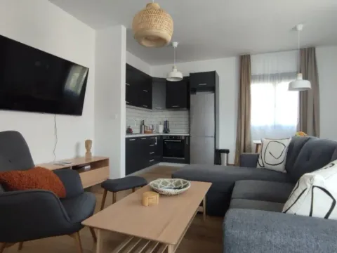 Izdavanje, dvosoban stan, 70m2, Gospoština, Budva Izdavanje, dvosoban stan, 70m2, Gospoština, Budva